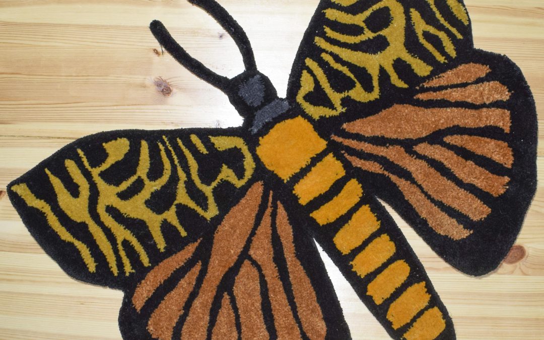 El mantenimiento de una pieza de tufting artesanal