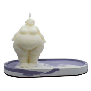 musa essence sobre peana marmoleada morada y blanca